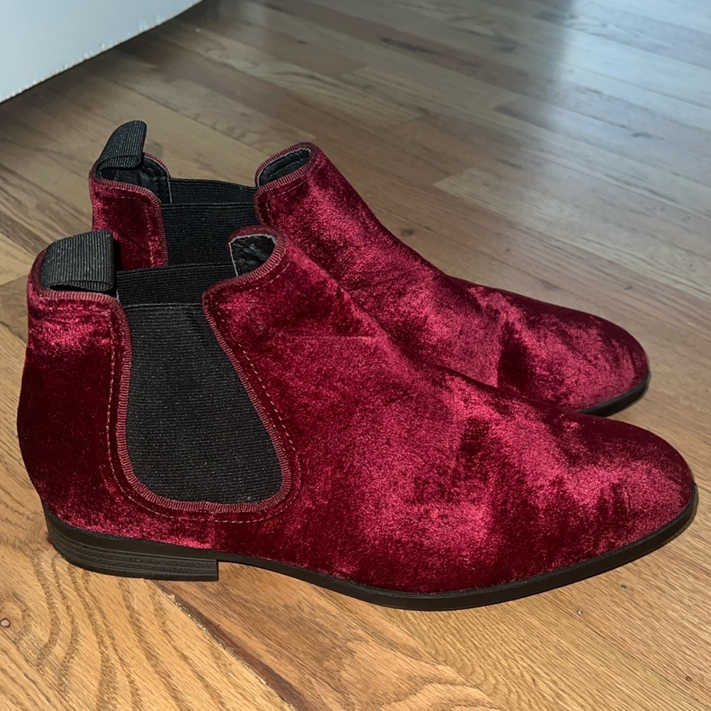 NWOT H&M Velvet Ankle Boots Size 9